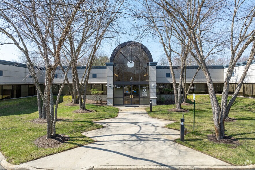 More Photos Of 3 Paragon Way, Freehold Office For Lease