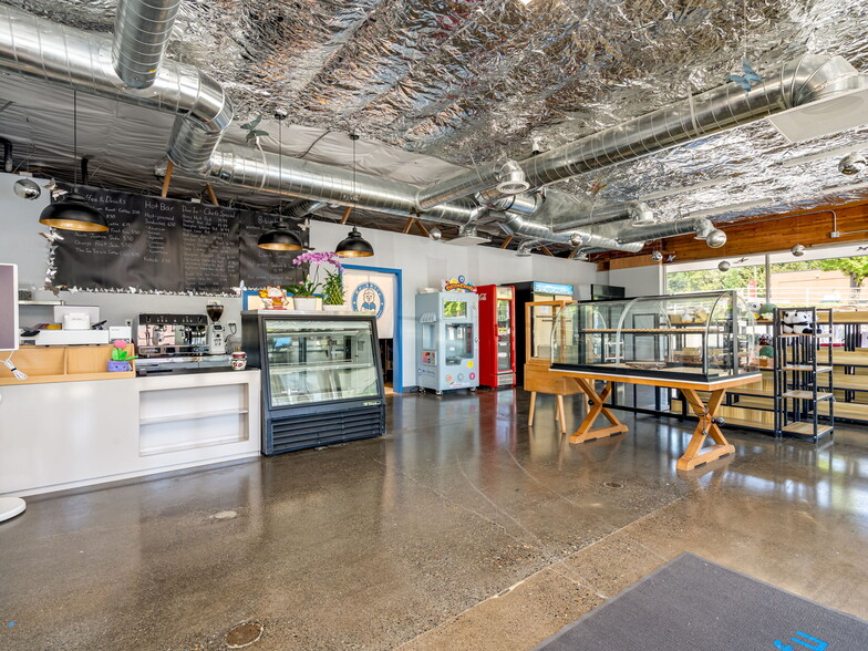 More Photos Of 10189 SE Sunnyside Rd, Clackamas Carwash For Sale