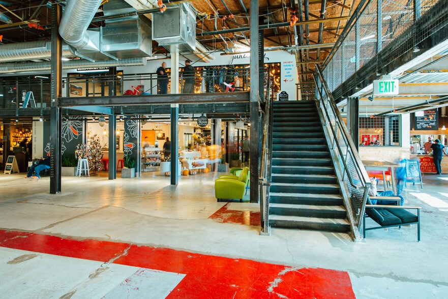 More Photos Of 2501 Dallas St, Aurora General Retail For Lease