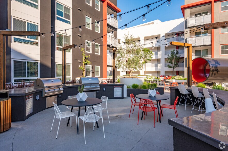 More Photos Of 1912 S Jacaranda St, Anaheim Apartments For Lease