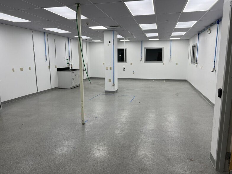 More Photos Of 16 Commercial St, Branford Research And Development For Lease
