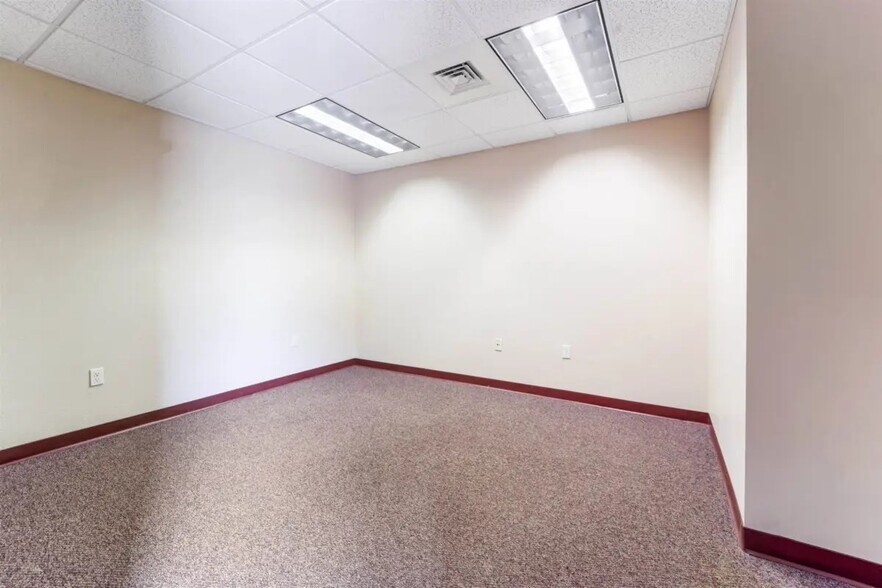 More Photos Of 180 Knights Way, Fond Du Lac Medical For Sale