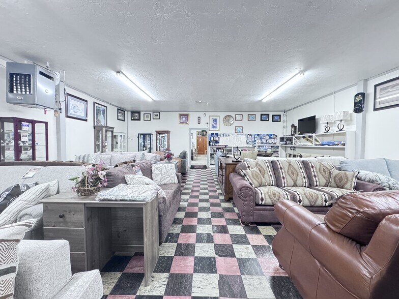 More Photos Of 213 S Rail St W, Shoshone Storefront For Sale