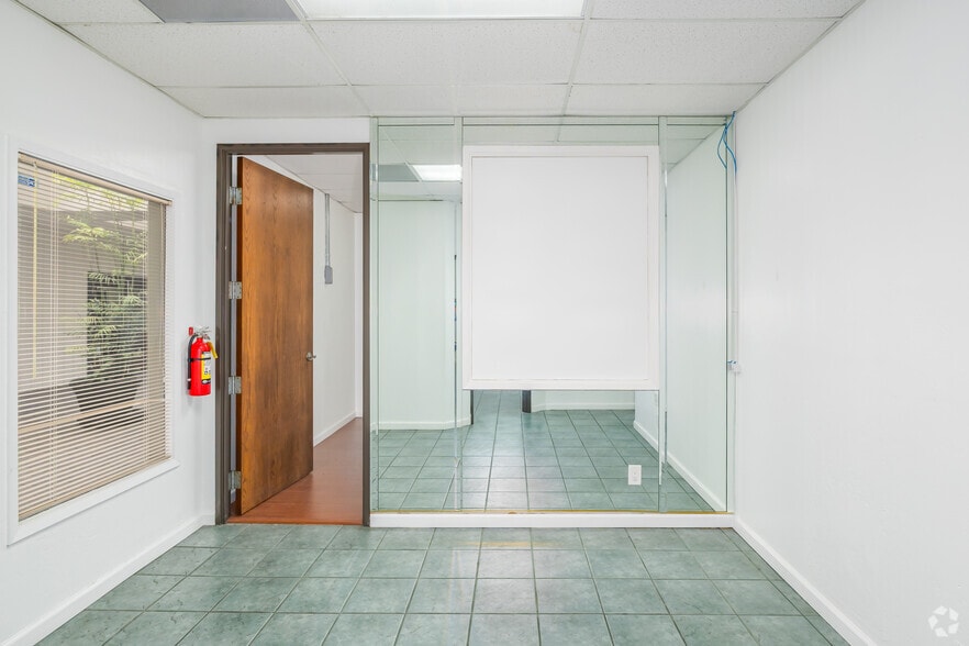 More Photos Of 701 Howe Ave, Sacramento Medical For Sale