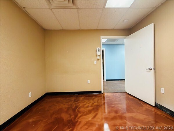 More Photos Of 1002 E Cherry St, Cushing Medical For Sale