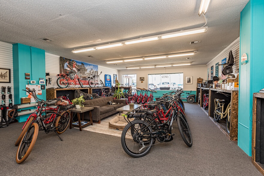 More Photos Of 213 E Washington St, Sequim Storefront Retail Office For Sale