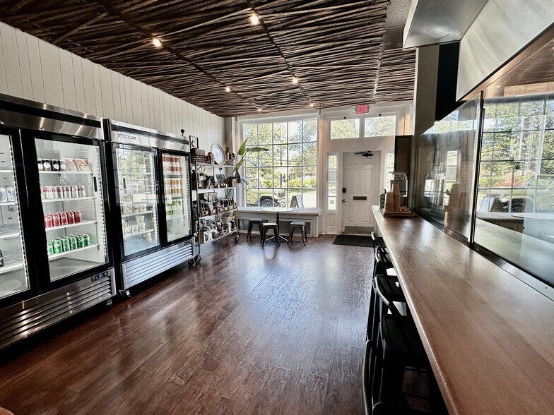More Photos Of 3 Strickland Rd, Cos Cob Freestanding For Lease