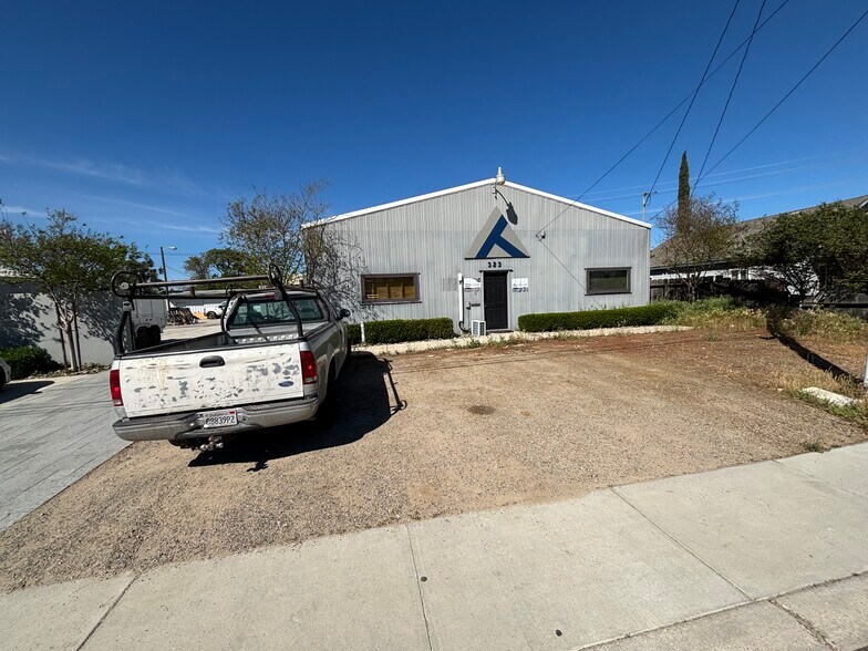 More Photos Of 331 Pine St, Ripon Warehouse For Lease