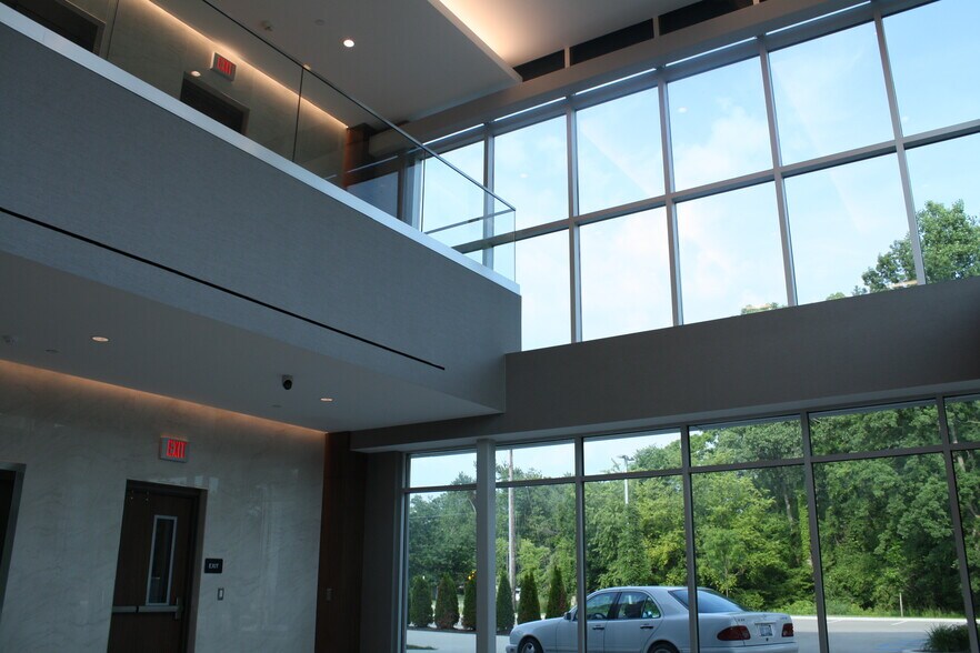 More Photos Of 1405 E South Blvd, Rochester Hills Medical For Lease