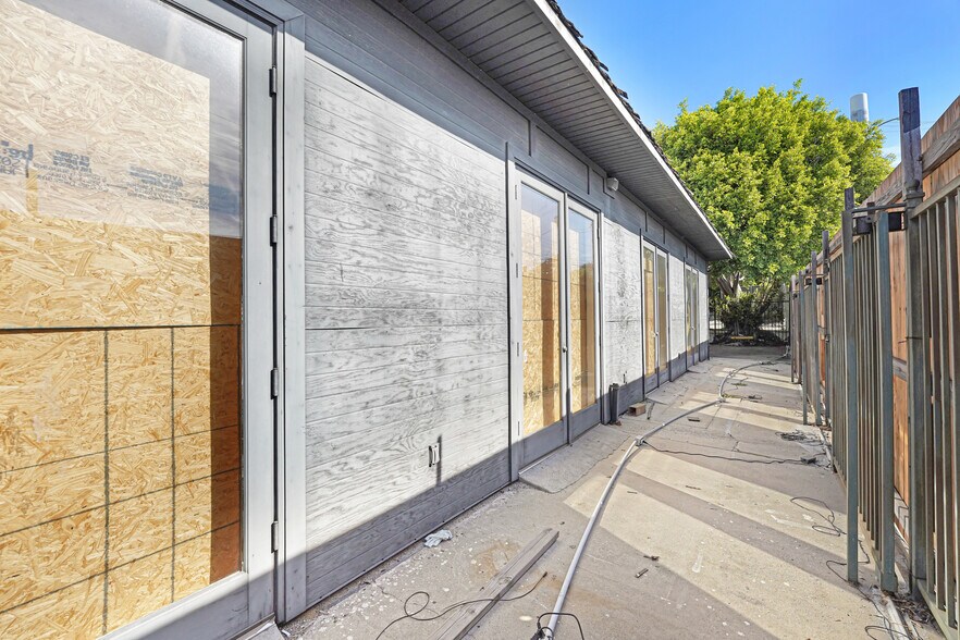 More Photos Of 3472 S Centinela Ave, Los Angeles Freestanding For Sale
