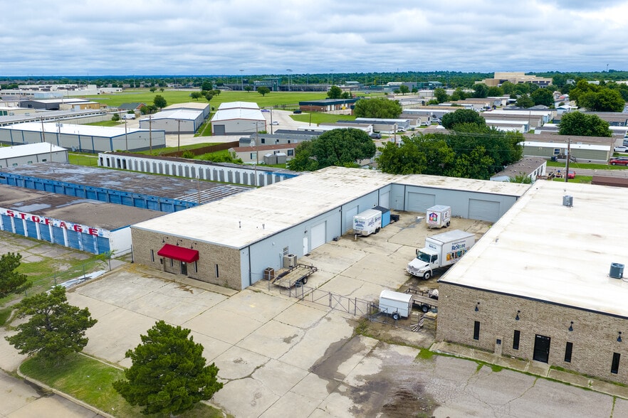 More Photos Of 1835 Industrial Blvd, Norman Warehouse For Sale