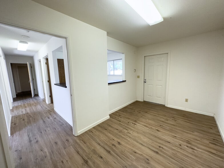 More Photos Of 16850 Willow Glen Rd, Brownsville Storefront Retail Office For Sale