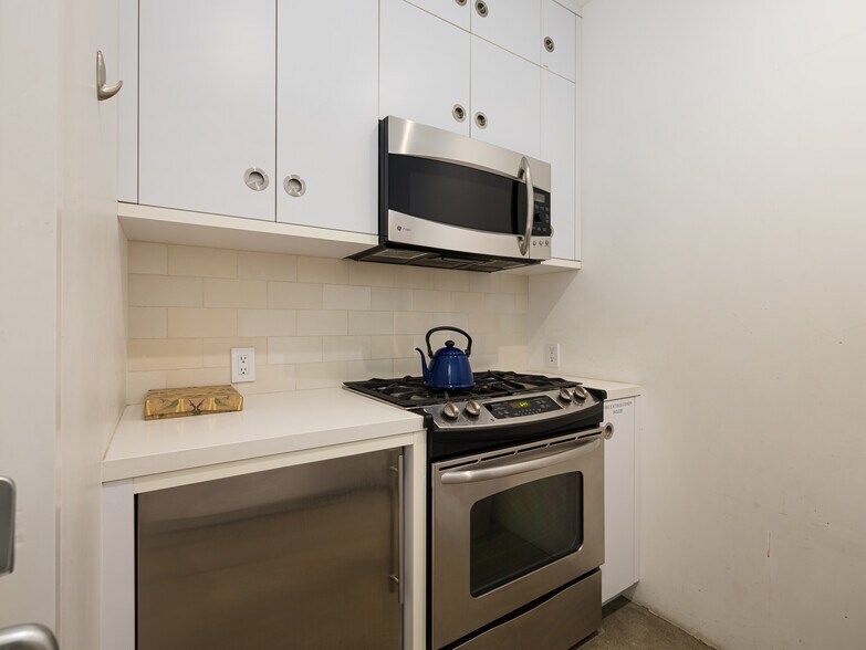 More Photos Of 208 Main St, El Segundo Loft Creative Space For Sale