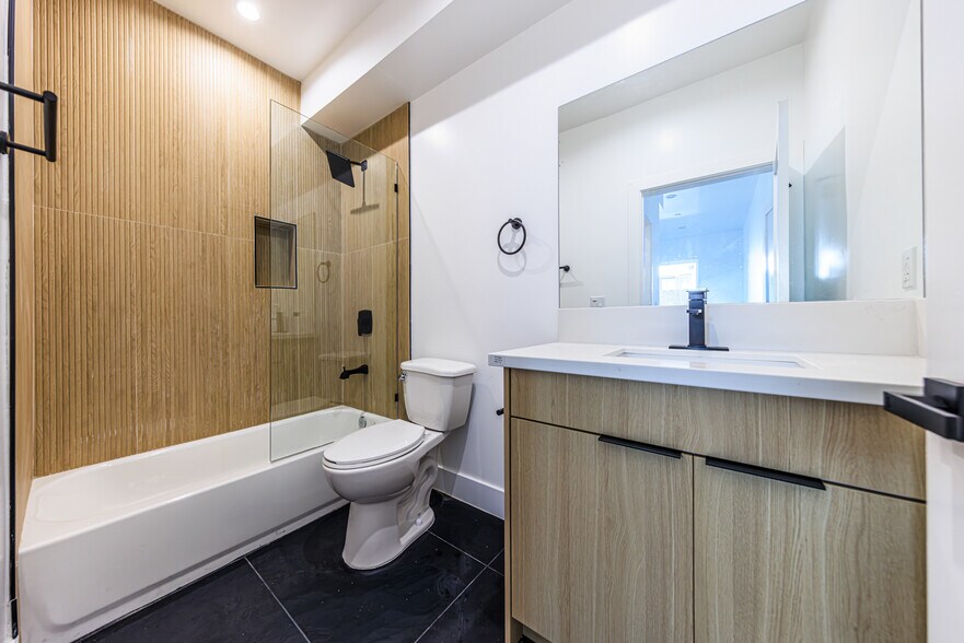 More Photos Of 2424 S West View St, Los Angeles Apartments For Sale