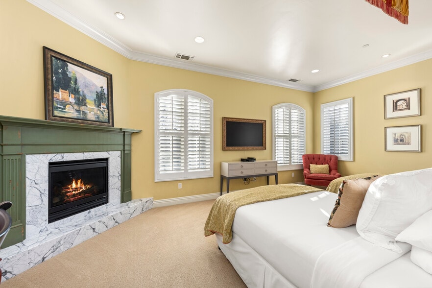 More Photos Of 1210 Arden Hills Ln, Sacramento Specialty For Sale