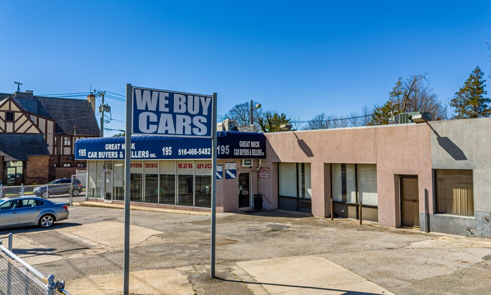Primary Photo Of 195 Northern Blvd, Great Neck Auto Dealership For Sale