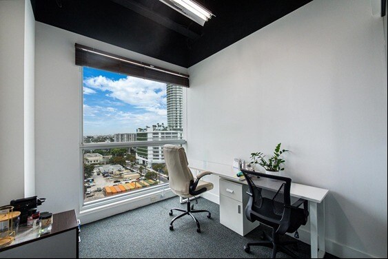 More Photos Of 175 SW 7th St, Miami Medical For Sale