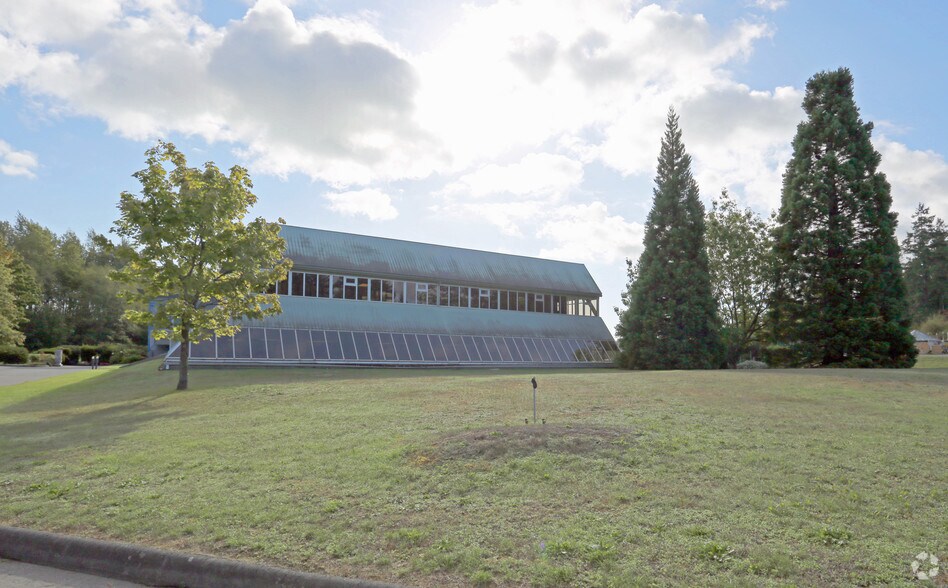 More Photos Of 9865 W Saanich Rd, North Saanich Research And Development For Lease