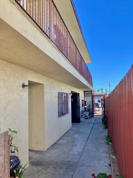 More Photos Of 4037 Winona Ave, San Diego Apartments For Sale