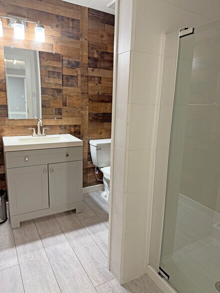 More Photos Of 21249 Geyserville Ave, Geyserville Freestanding For Sale