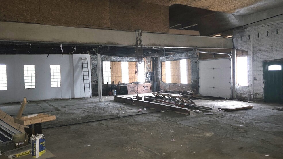 More Photos Of 127 North St, Morenci Showroom For Sale