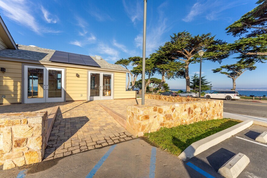 More Photos Of 631 Ocean View Blvd, Pacific Grove Restaurant For Lease