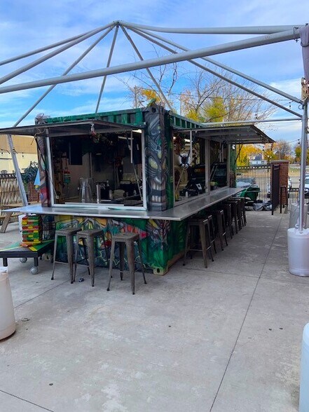 More Photos Of 1237 Main St, Green Bay Bar For Sale