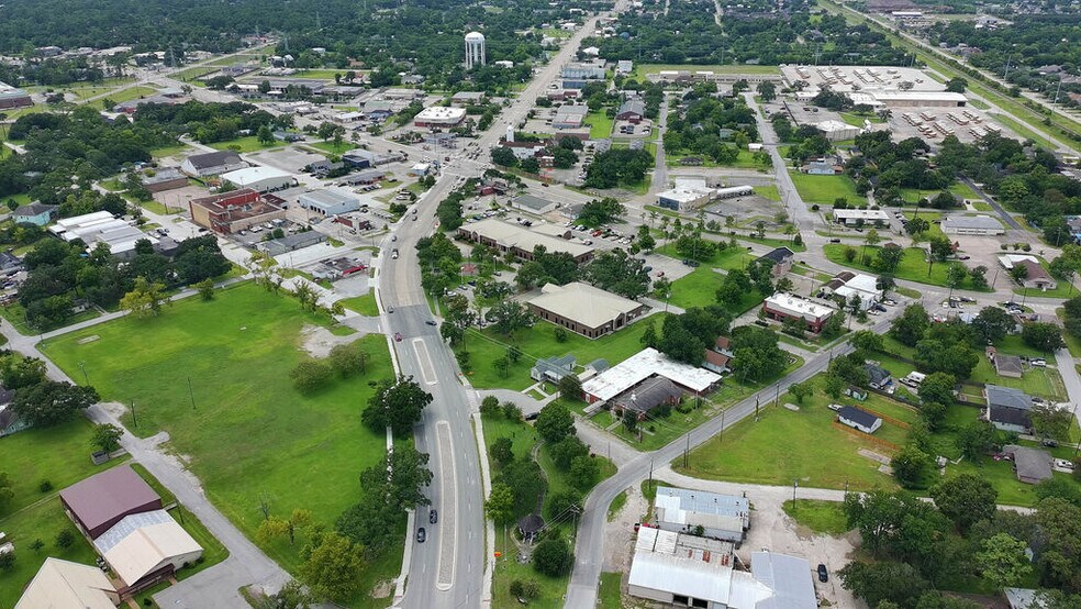 More Photos Of 2813 45th St, Dickinson Storefront Retail Residential For Sale