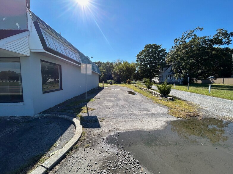 More Photos Of 7821 Old Beach Rd, Frederica Storefront For Lease