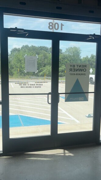 More Photos Of 15325 Summit Park Dr, Montgomery Storefront Retail Office For Lease
