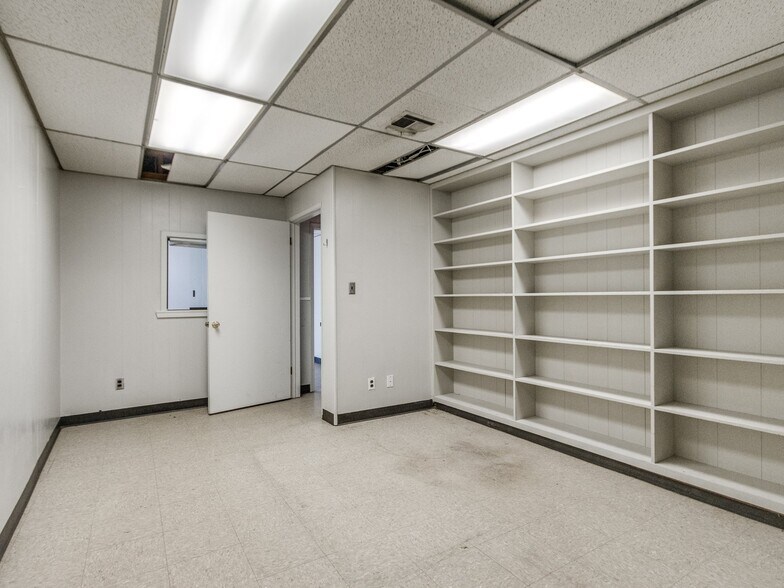 More Photos Of 5835 S Pennsylvania Ave, Oklahoma City Medical For Sale