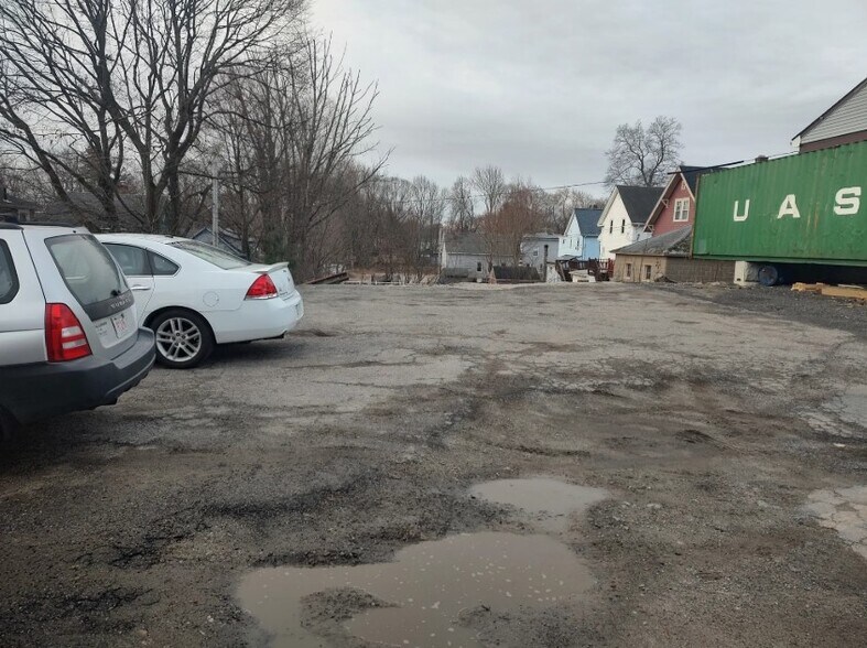 More Photos Of 1369 Main St, Worcester Auto Repair For Sale