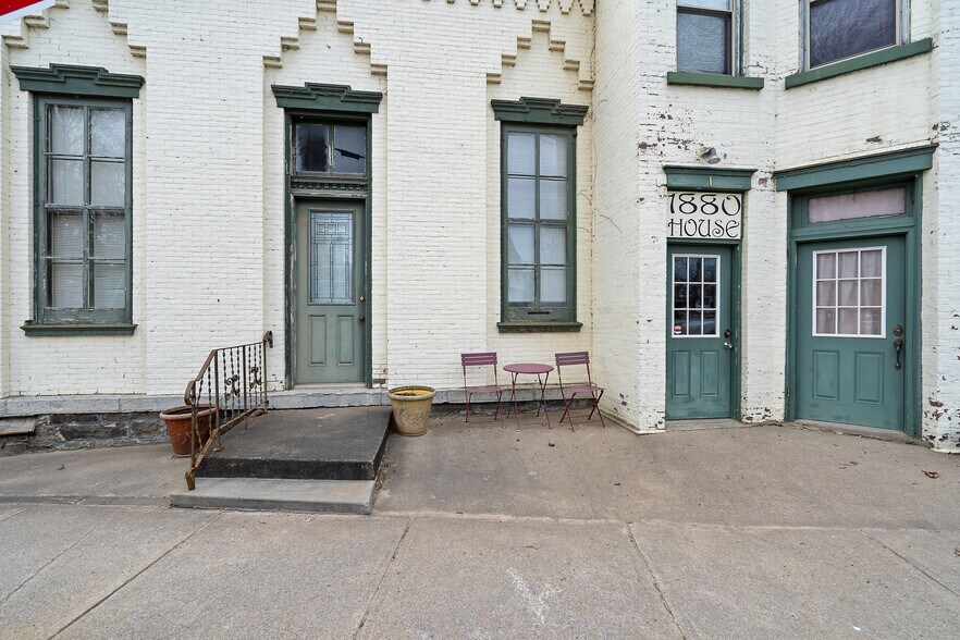 More Photos Of 1880 House Bed & Breakfast, Pulaski Hotel For Sale