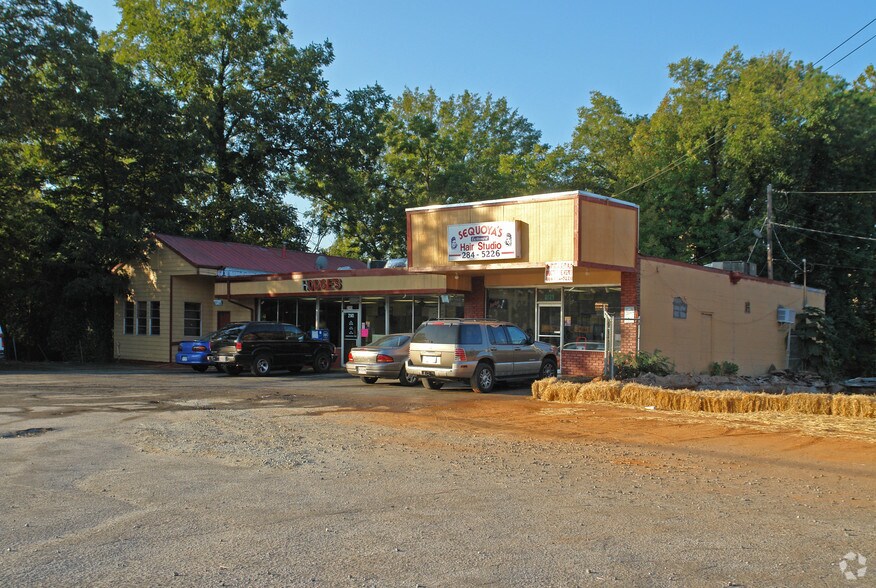 Primary Photo Of 2141 Candler Rd, Decatur Freestanding For Sale