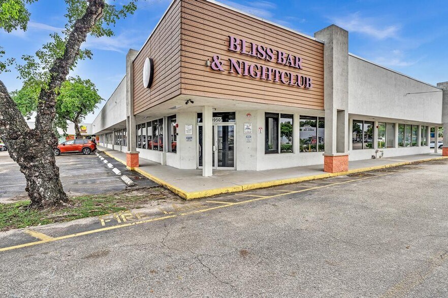 More Photos Of 3908 NW 19th St, Lauderhill Storefront For Sale