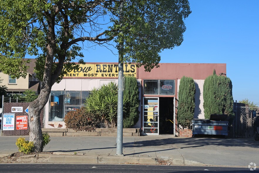 More Photos Of 187 N L St, Livermore Storefront Retail Residential For Sale