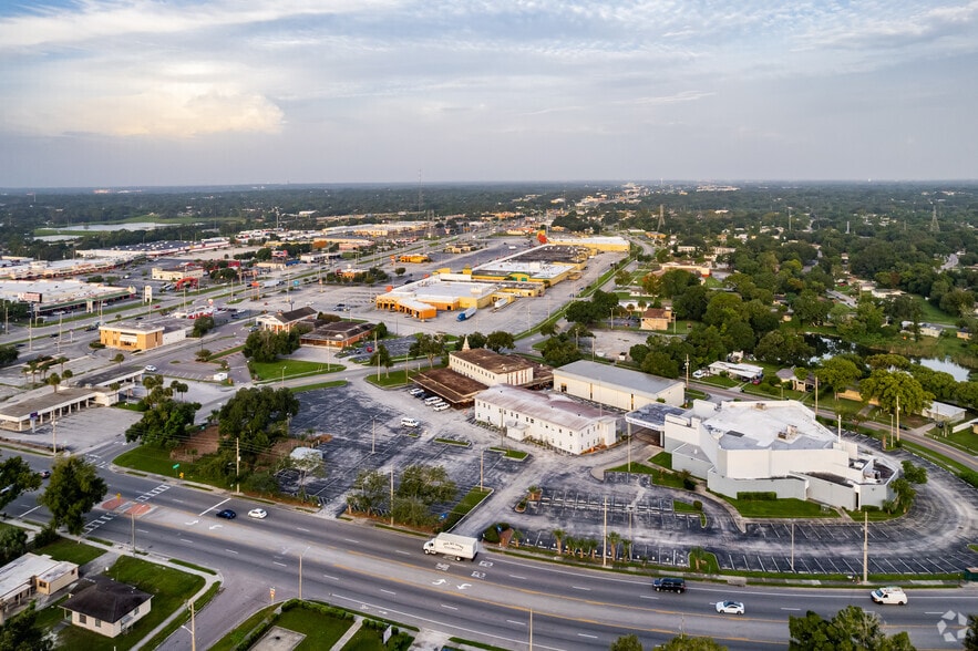 More Photos Of 800 N Pine Hills Rd, Orlando Religious Facility For Lease