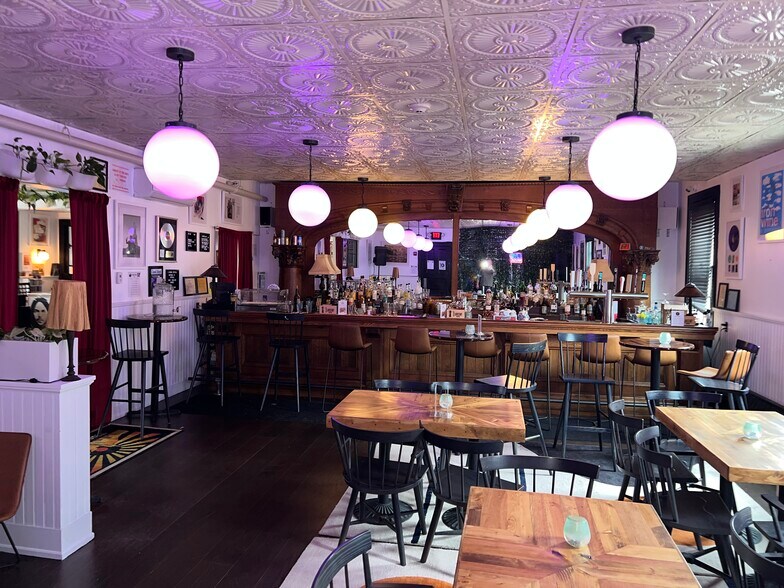 More Photos Of 28 Market St, Warren Theater Concert Hall For Lease