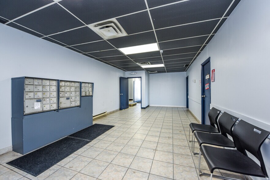 More Photos Of 1300 Steeles Ave E, Brampton Office For Lease