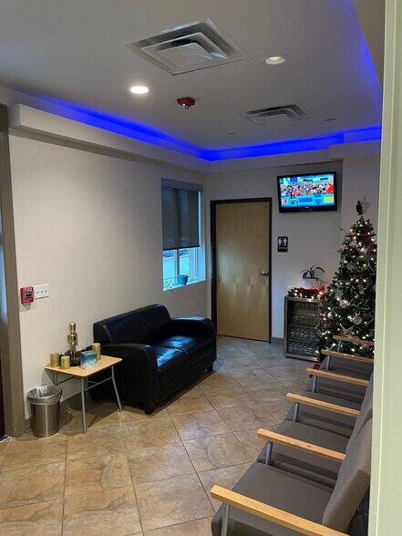 More Photos Of 4010 Sandy Brook Dr, Round Rock Office For Sale