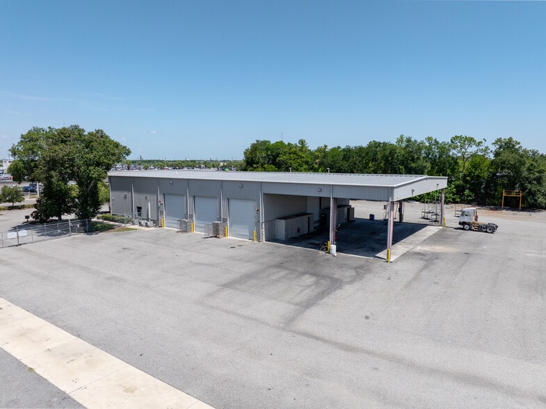 More Photos Of 9707 Bachman Rd, Orlando Warehouse For Lease