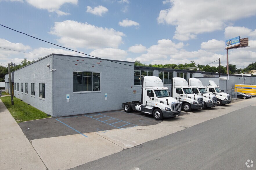 More Photos Of 215 S Newman St, Hackensack Warehouse For Lease