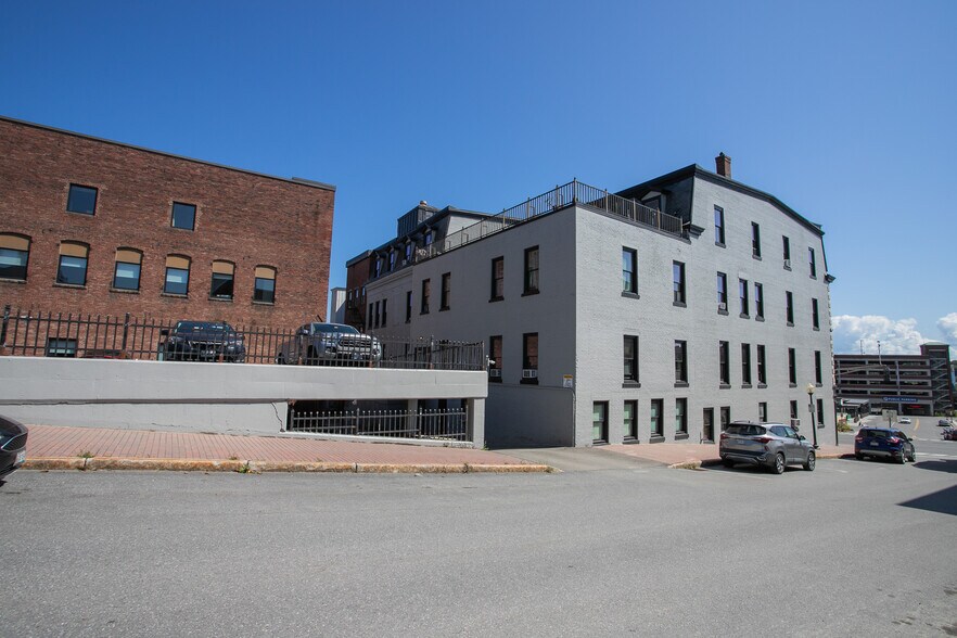 More Photos Of 105 Main St, Bangor Apartments For Lease