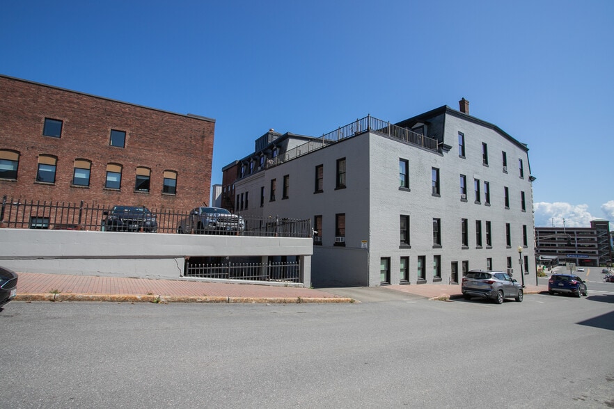 More Photos Of 105 Main St, Bangor Apartments For Lease