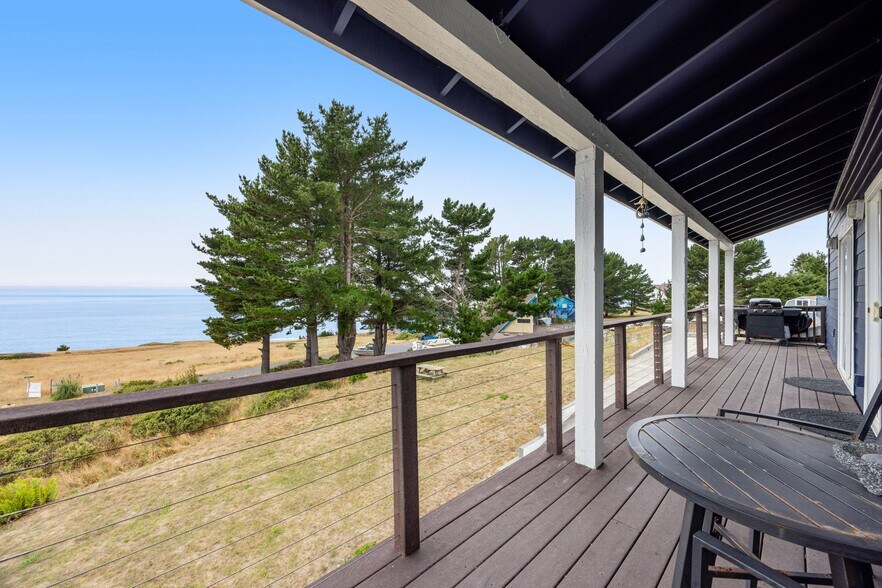 More Photos Of 129 Lower Pacific Dr, Whitethorn General Retail For Sale
