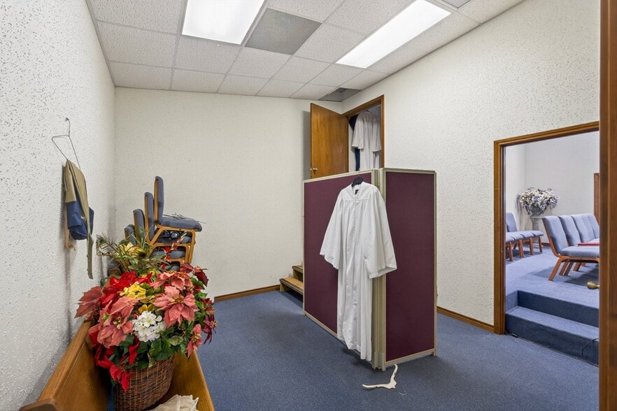 More Photos Of 11141 N Avenue L, La Porte Religious Facility For Sale