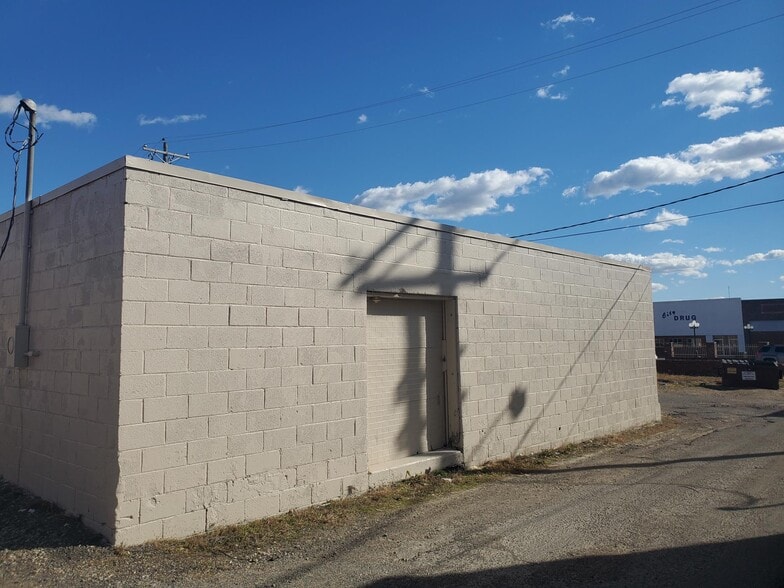 More Photos Of 124 E Jackson St, Hugo Office For Sale