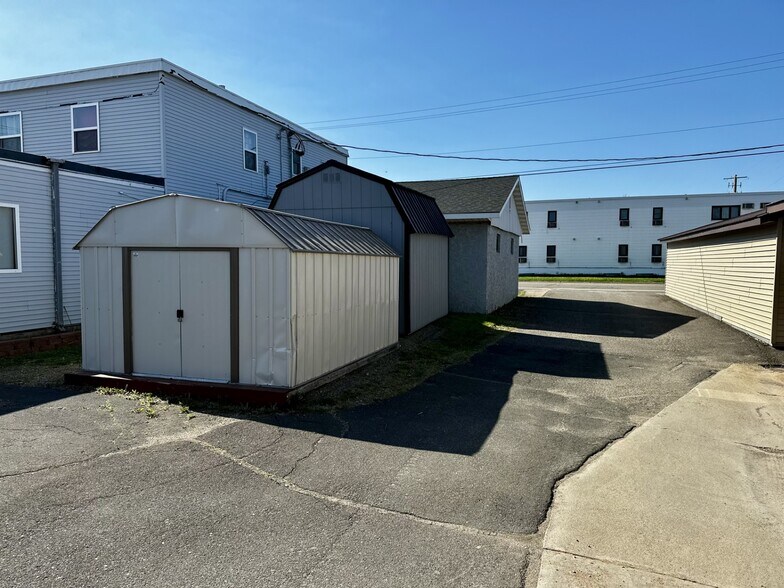 More Photos Of 1800 N 9th Ave W, Virginia Freestanding For Sale