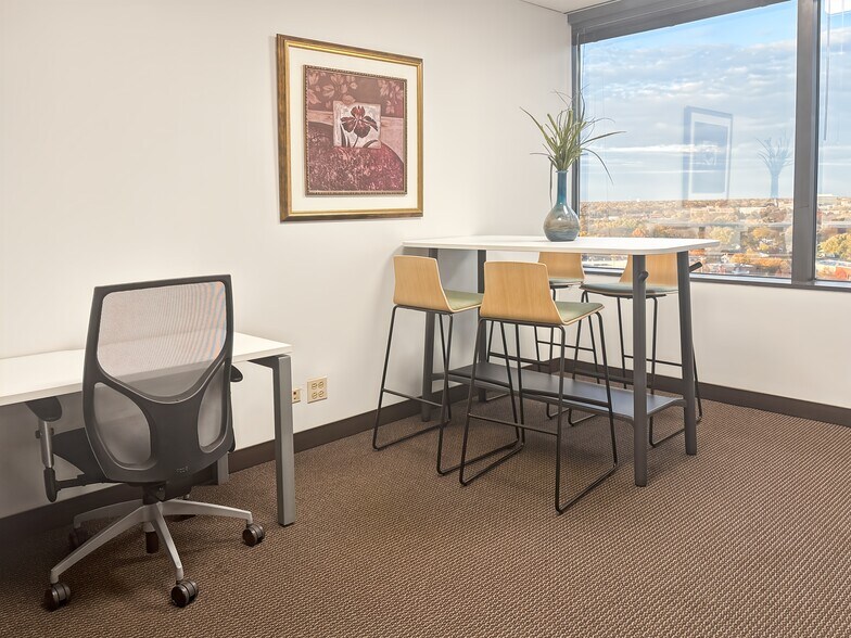 More Photos Of 1600 Golf Rd, Rolling Meadows Coworking Space