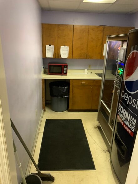 More Photos Of 1050 Crosscreek Rd, Orangeburg Warehouse For Sale